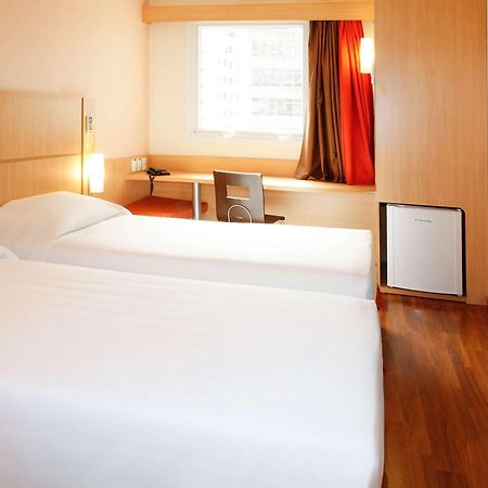 Ibis Bh Afonso Pena Savassi Hotel Belo Horizonte Exterior photo