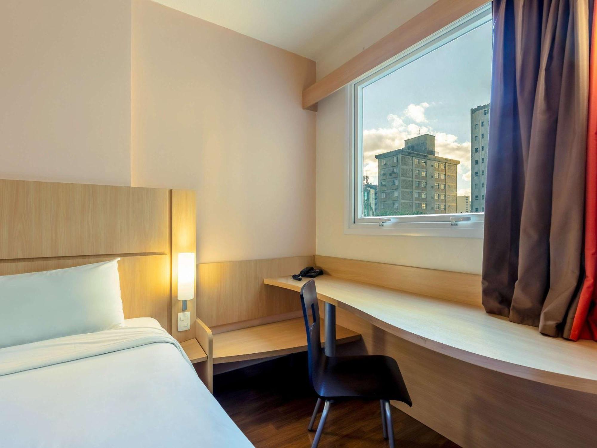 Ibis Bh Afonso Pena Savassi Hotel Belo Horizonte Exterior photo