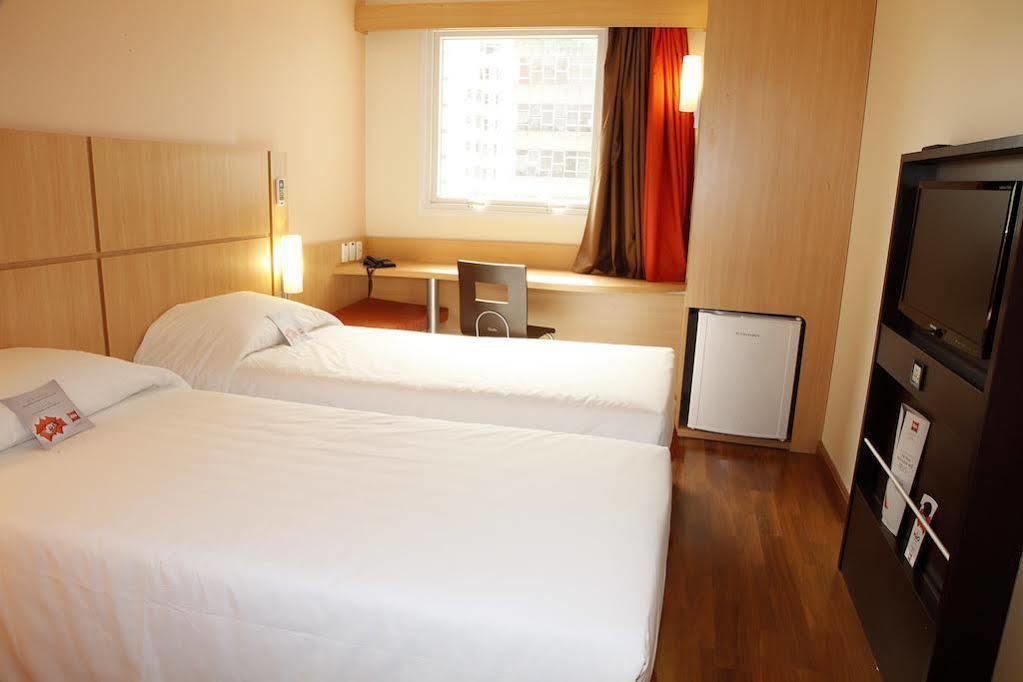 Ibis Bh Afonso Pena Savassi Hotel Belo Horizonte Exterior photo
